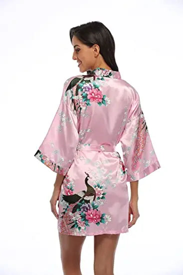 Peignoir rose femme vu de dos